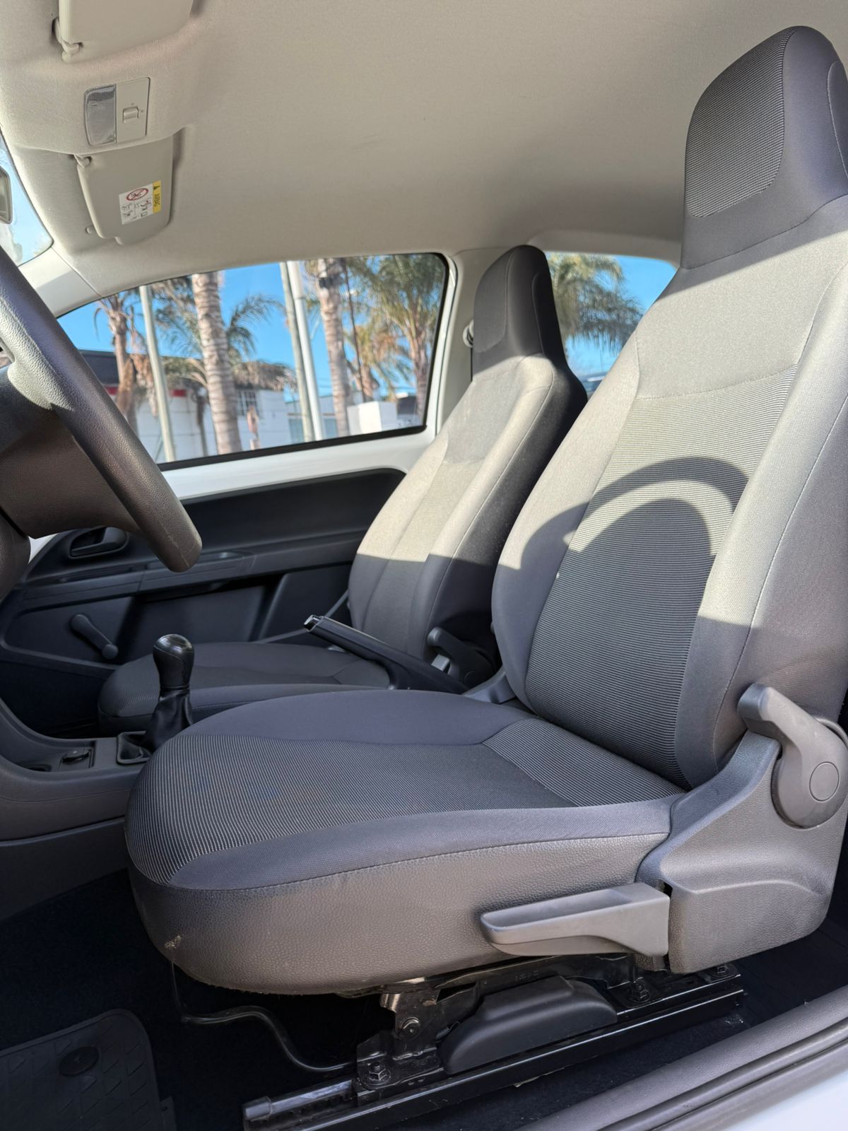 VOLKSWAGEN - UP -  TAKE 1.0 MPI - 2018